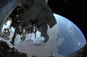 astronauta na ISS